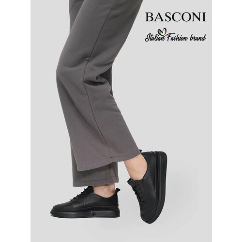 Купить Кеды BASCONI, полнота 6, размер 36, черный
Удобные легкие кеды кожаные от бренда...
