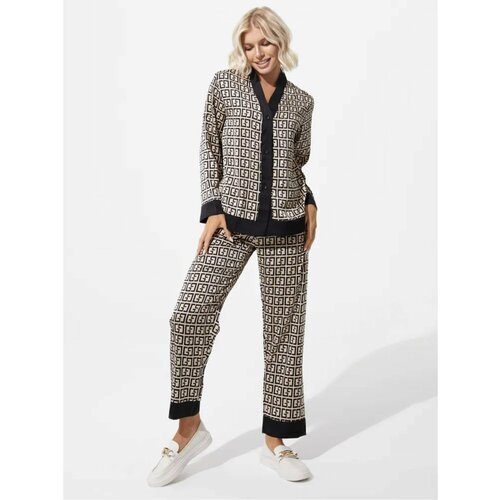 Купить Пижама Lavolle, размер XL, бежевый, черный
Ищете идеальную пижаму для комфортных...