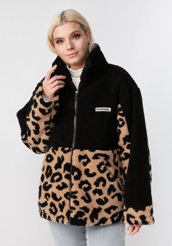 Купить Куртка меховая с леопардовым принтом
 

Скидка 33%
