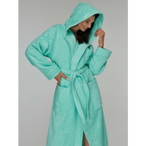 Купить Халат SENIY, размер 46/48, зеленый
Женский махровый халат с капюшоном изготовлен...