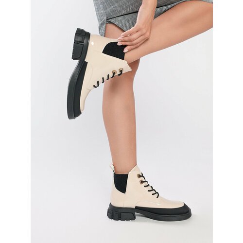Купить Ботинки Gut!, размер 37, белый
Детали:<br>- квадратный носок с прорезиненной защ...