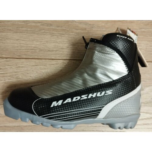 Купить Ботинки лыжные для юниоров Madshus Super Race JR. размер EUR 37. US 5. cm22
Лыжн...