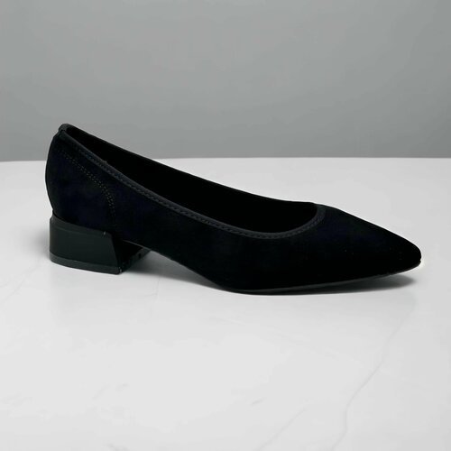Купить Туфли Uillirry, размер 38, черный
Туфли на устойчивом каблуке 

Скидка 37%
