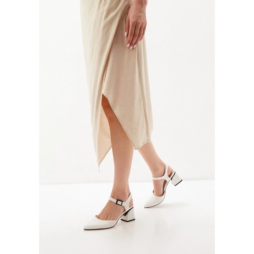 Купить Туфли Milana, размер 35, белый
Восхитительные и невероятно удобные туфли женские...