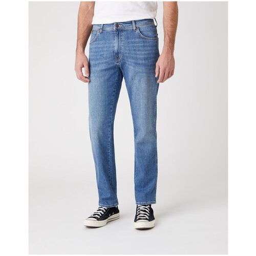 Купить Джинсы классические Wrangler, размер 35/32, голубой
Мужские джинсы Wrangler голу...