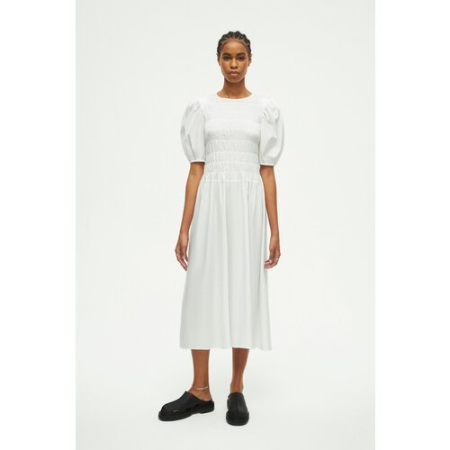 Купить Платье SHI-SHI, размер 40, белый
<p>Это платье создано для того, чтобы наблюдать...