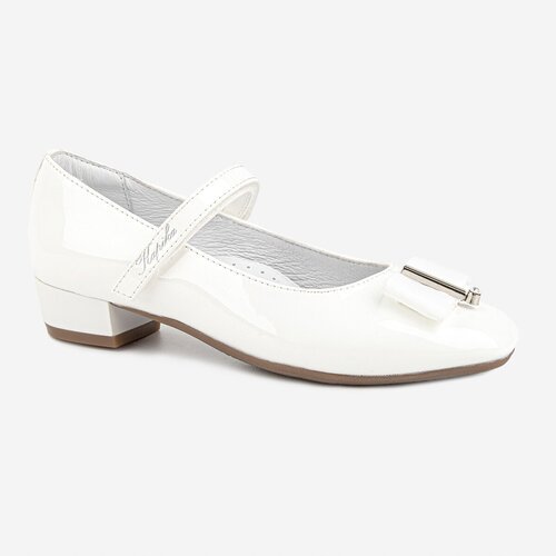 Купить Туфли Kapika, размер 32, белый
Нарядные лаковые туфельки для девочки легко созда...