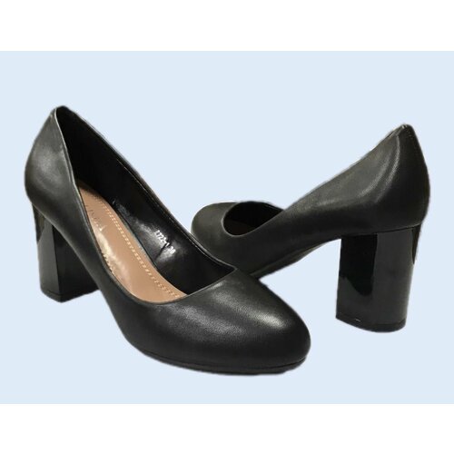Купить Слиперы Nalisha, размер 36, черный
Черные туфли на устойчивом каблуке станут выг...