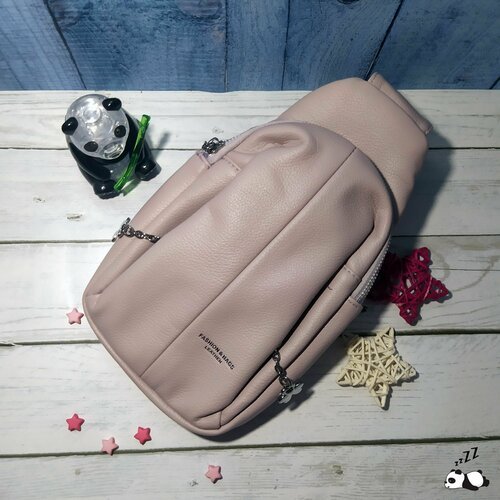 Купить Сумка 008, розовый
Женская сумка банан через плечо изготовлена из экокожи высоко...