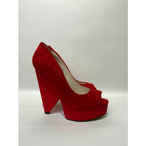 Купить Туфли Sasha Fabiani, размер 35, красный
Туфли из натуральной замши на платформе...