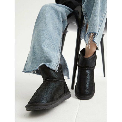 Купить Угги Nobbaro, размер 39, черный
Угги женские — это стильная и теплая обувь, кото...