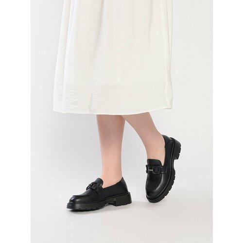 Купить Туфли Baden, размер 37, черный
Детали:<br>- округлый носок,<br>- полукруговой шо...