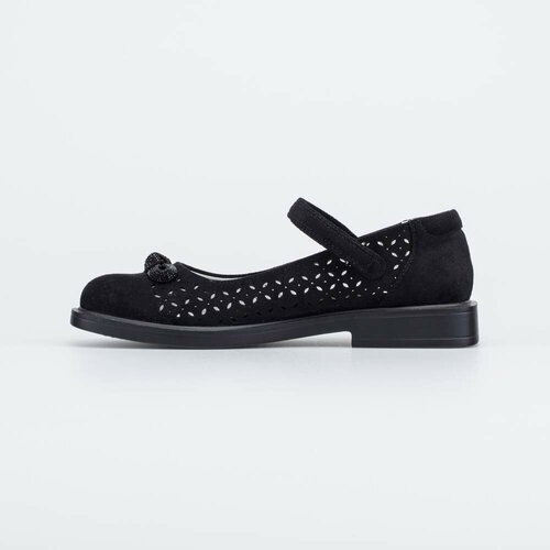 Купить Туфли КОТОФЕЙ, размер 39, черный
Черные кожаные туфли с перфорацией подходят для...