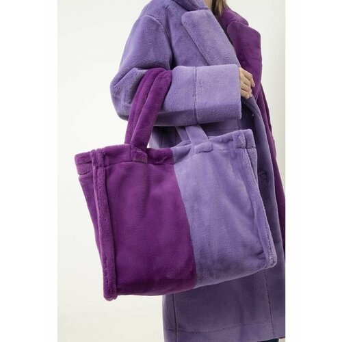Купить Сумка Alex Max, фиолетовый
Меховая сумка с контрастным разделением по цветам для...