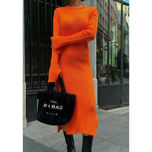 Купить Платье размер 40-46, оранжевый
Теплое силуэтное платье по фигуре выполнено в ярк...