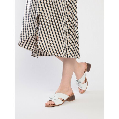Купить Сабо Baden, размер 41, белый
Летняя обувь женская от бренда Baden - это идеальны...