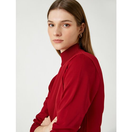 Купить Джемпер KOTON, размер M, красный
Koton - это турецкий бренд одежды, который пред...