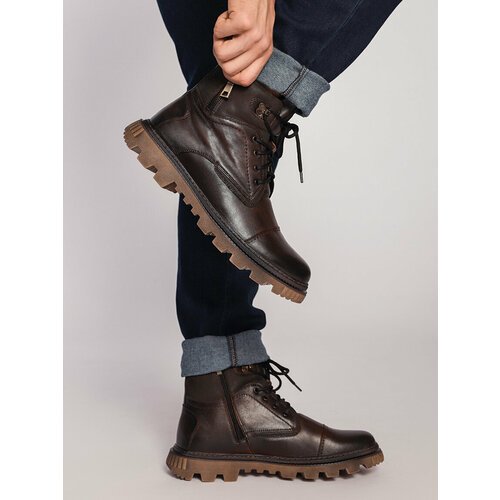 Купить Ботинки Gut, размер 43, коричневый
Статусные мужские ботинки темно-коричневого ц...