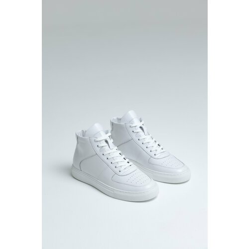 Купить Кеды WACO, размер 39, белый
Кожаные Sneakers W34 изготовлены из лицевой, фактурн...