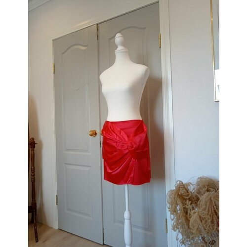Купить Юбка, размер S, M, красный
Женская атласная юбка мини с декоративной вставкой в...