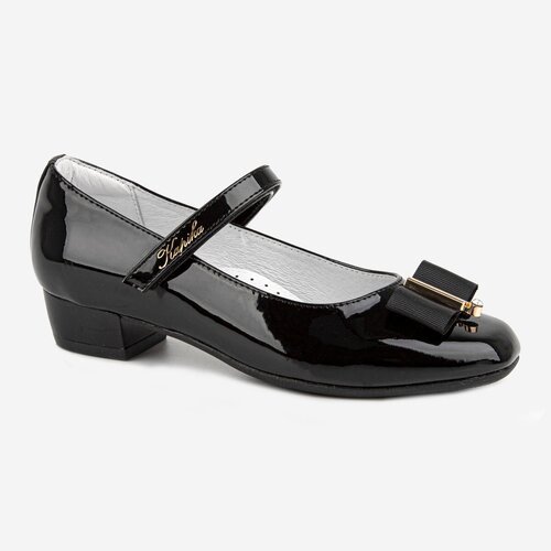 Купить Туфли Kapika, размер 34, черный
Нарядные лаковые туфельки для девочки легко созд...