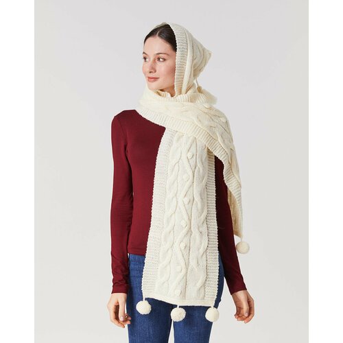 Купить Шарф-капюшон Wool Art, белый
Этот шарф-капюшон от Wool-Art согреет вас даже в са...