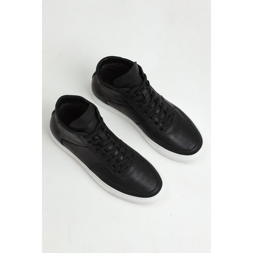 Купить Кеды WACO, размер 40, черный
Кожаные Sneakers W34 изготовлены из лицевой, фактур...