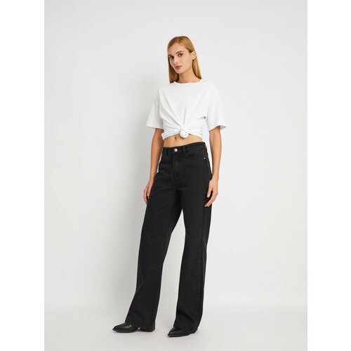 Купить Джинсы Zolla, размер 34, черный
Чёрные женские джинсы прямого фасона, выполненны...