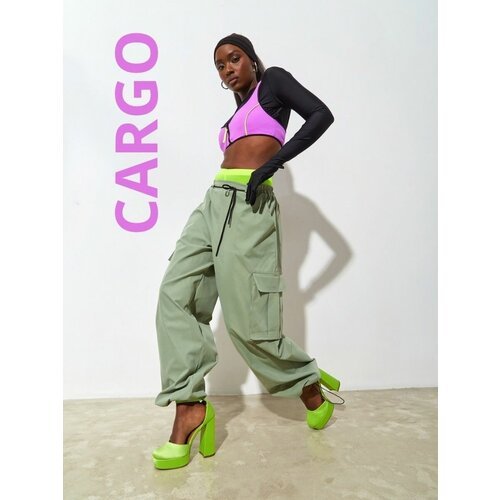 Купить Брюки карго , размер 42-44, зеленый
Стильные женские брюки карго оверсайз из хло...