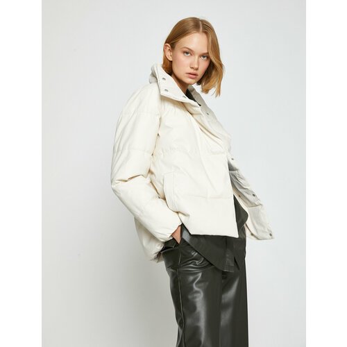 Купить Куртка KOTON, размер 36, серый
Koton - это турецкий бренд одежды, который предла...