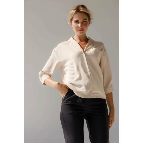 Купить Блуза FEERIA, размер 44, бежевый
Очаровательная блузка из искусственного шелка –...