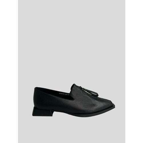 Купить Туфли , размер 38, черный
Лоферы из натуральной кожи - это элегантная и стильная...