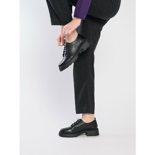 Купить Туфли Baden, размер 40, черный
Женские туфли бренда Baden - это идеальный выбор...