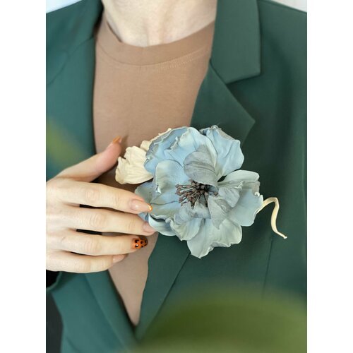 Купить Брошь, голубой
Брошь цветок из кожи ручной работы (крупный)<br><br>Размеры: <br>...