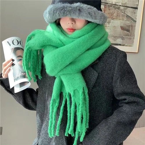 Купить Шарф , зеленый
Теплый белый шарф - это незаменимый аксессуар для холодного време...