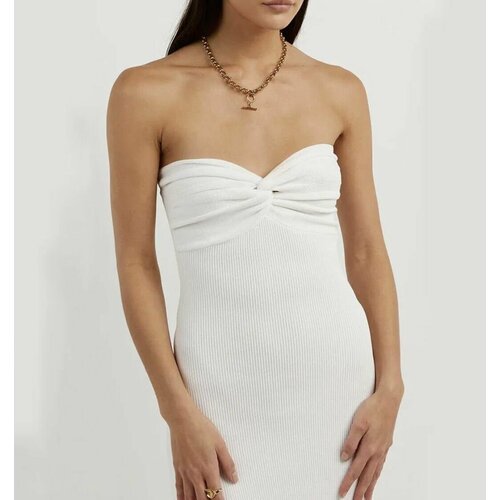Купить Платье размер S/M, белый
Эффектное платье бюстье длиной ниже колена, 110 см. Вяз...