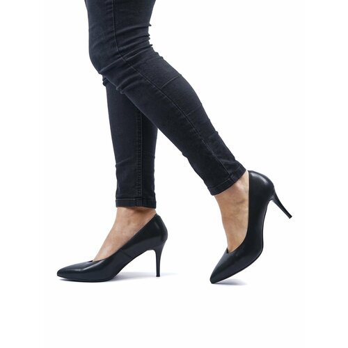 Купить Туфли Covani, размер 37, черный
Туфли женские бренда Covani. Верх изготовлен из...