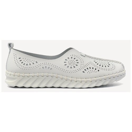 Купить Слиперы Pepita, размер 40 EU (39 RU), белый
Удобные туфли из натуральной кожи с...