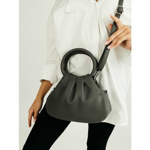 Купить Сумка Solo 133-463, серый
Эта модная женская сумка от российского бренда Solo tr...