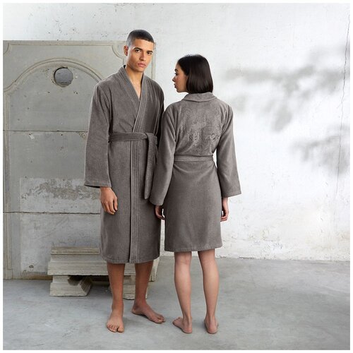 Купить Халат KENZO, размер XL, серый
Классический мужской халат-кимоно Kenzo Iconic про...