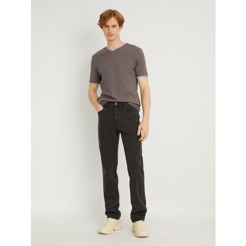 Купить Джинсы Zolla, размер 32, темно-серый
Тёмно-серые базовые джинсы классического пр...