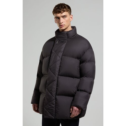 Купить Куртка BIKKEMBERGS, размер 52, черный
В этом мужском пуховике из мягкого на ощуп...