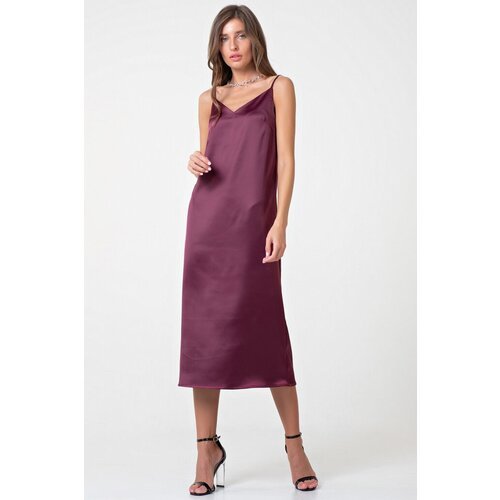 Купить Платье FLY, размер 42, бордовый
Платье-сорочка прямого силуэта из струящейся тка...
