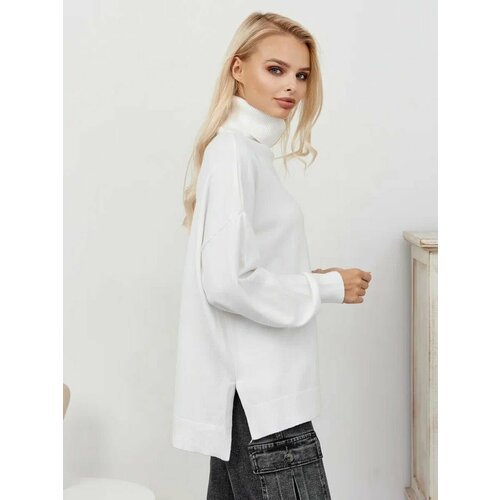 Купить Свитер, размер 40/46, белый
Женский свитер с высоким воротом - идеальный выбор д...