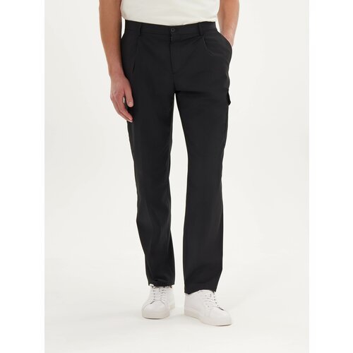 Купить Брюки CALVIN KLEIN, размер XL, черный
Мужские брюки Calvin Klein - это стильный...