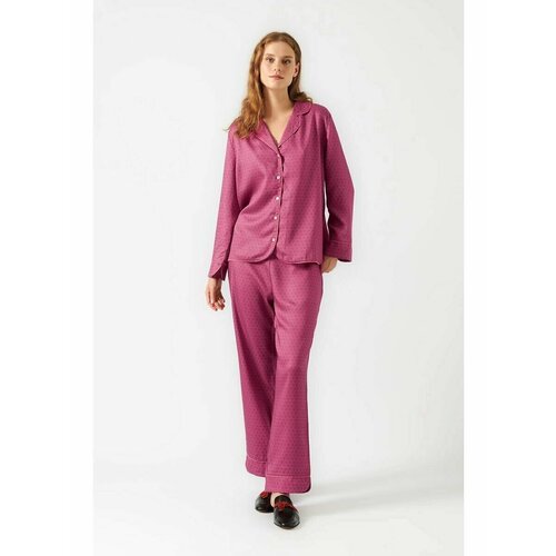 Купить Пижама , размер 50, розовый, красный
Роскошная женская пижама с брюками от извес...