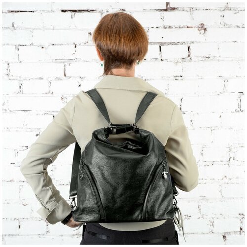 Купить Сумка Roseshow, зеленый
Вместительная сумка-рюкзак из качественной искусственной...
