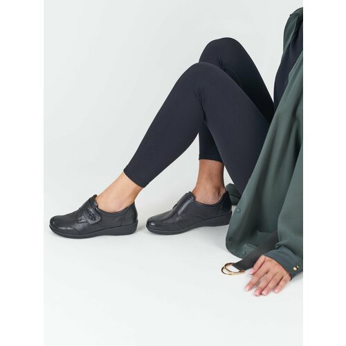 Купить Туфли Caprice, размер 37, черный
Туфли женские из натуральной кожи от немецкого...