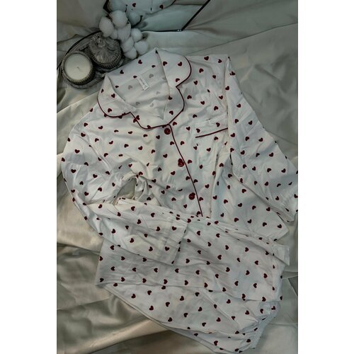 Купить Пижама , размер XXL, белый
Белая пижама в сердечко рубашка и брюки - это идеальн...