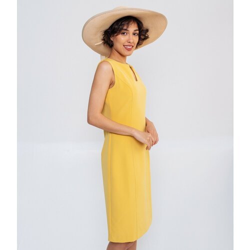 Купить Платье размер 46, желтый
Элегантное женское платье без рукавов с оригинальным вы...